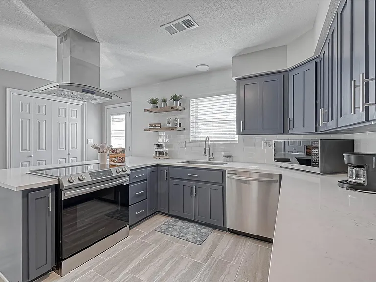 1310 Antigua Ln — Photo 7