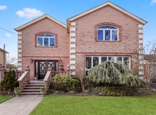 7142 171st St, Fresh Meadows, NY 11365