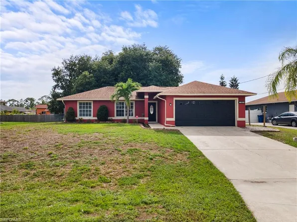 913 Allman AVE, LEHIGH ACRES, FL 33971