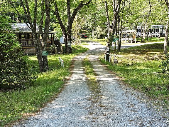 3rd image of 166 Finch Knob Rd