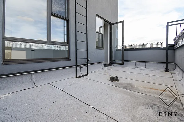 Rented by ERNY LLC | media 7