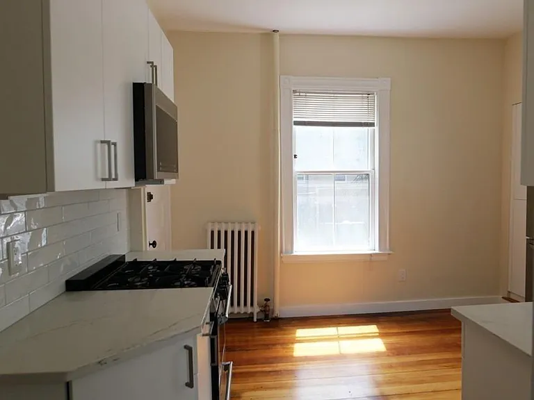 79 Oxford St #1 — Photo 3