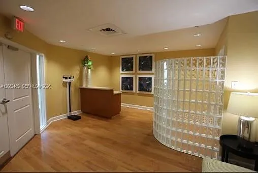 Toscano Condo — Photo 2