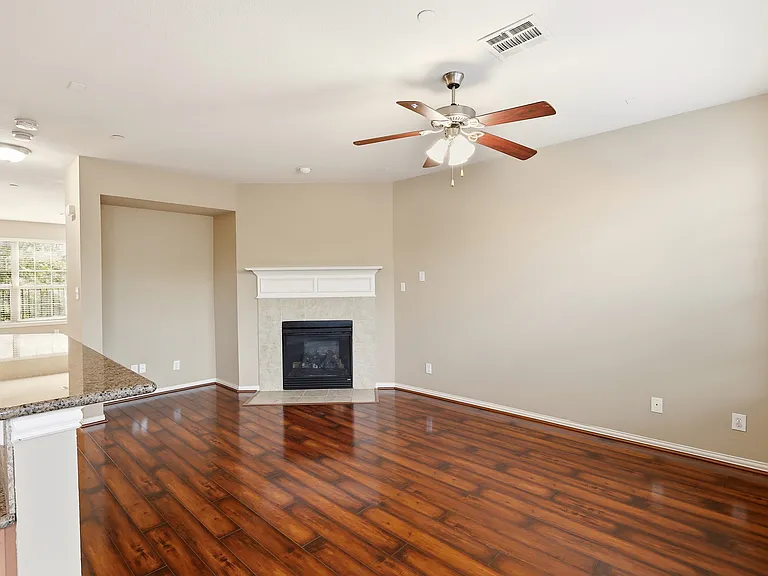 1435 Chase Ln — Photo 8