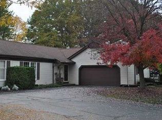 3261 Georgian Ct, Erie, PA 16506
