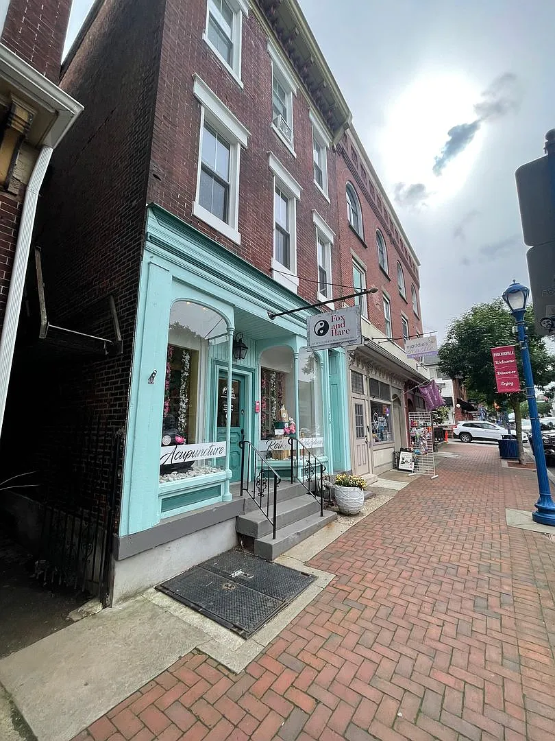 Building Photo - 174 Bridge St #176