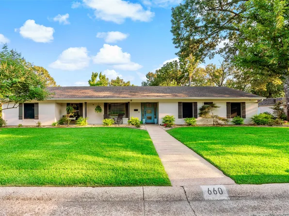 660 Twin Oaks Pl, Paris, TX 75460