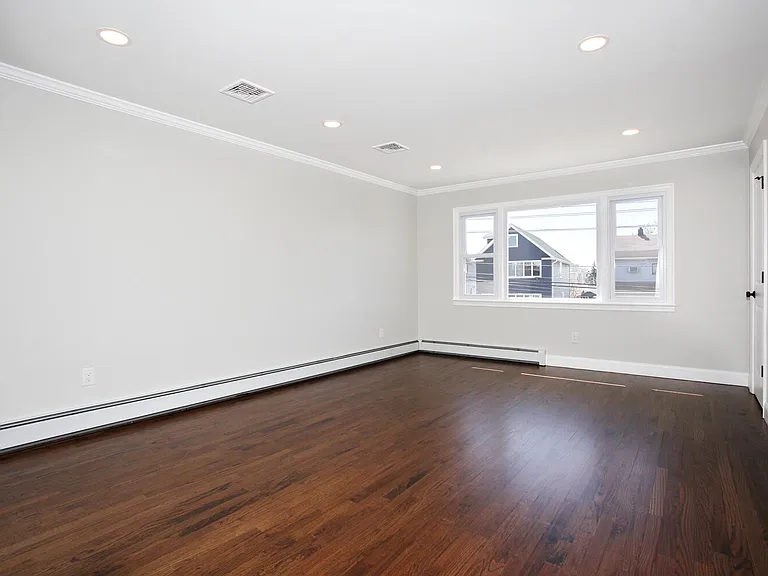 611 Kingsland Ave — Photo 6