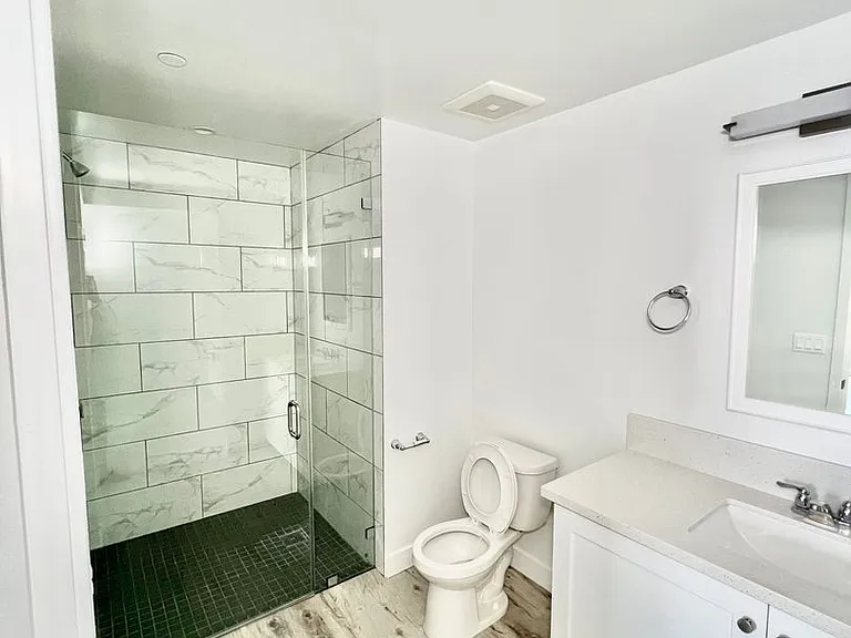 Bunker Heights Apartments — Photo 29