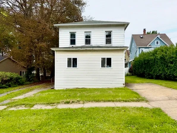 13 Seymour St, Auburn, NY 13021