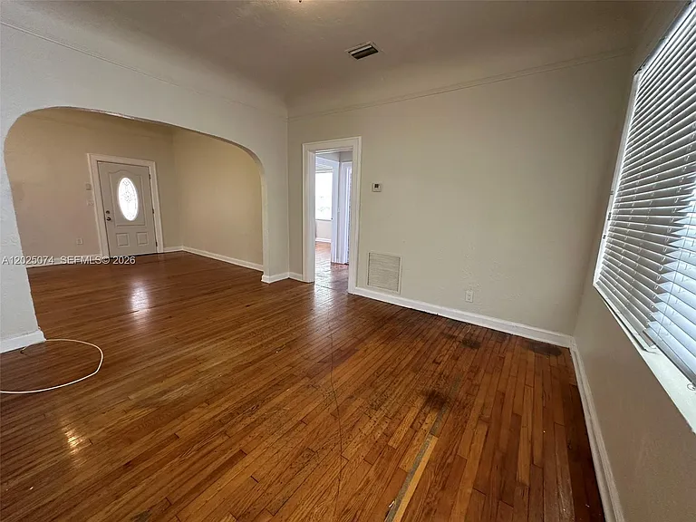 2328 SW 17th St #1 — Photo 2