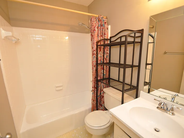 1260 Donaldson Ct — Photo 16