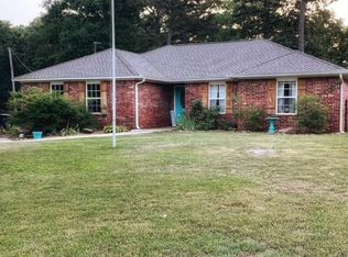 515 Country Cove Ln, Russellville, AR 72802