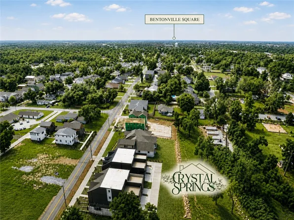 1039 NW A St, Bentonville, AR 72712