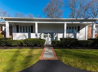 19 Whiteweed Dr, Dartmouth, MA 02747