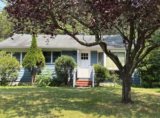 70 Waters Edge Rd, Southampton, NY 11968