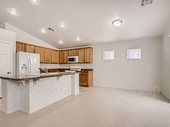 3rd image of 3724 Canary Creek Ave