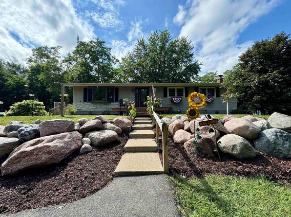N6547 N 3rd Dr, Plainfield, WI 54966