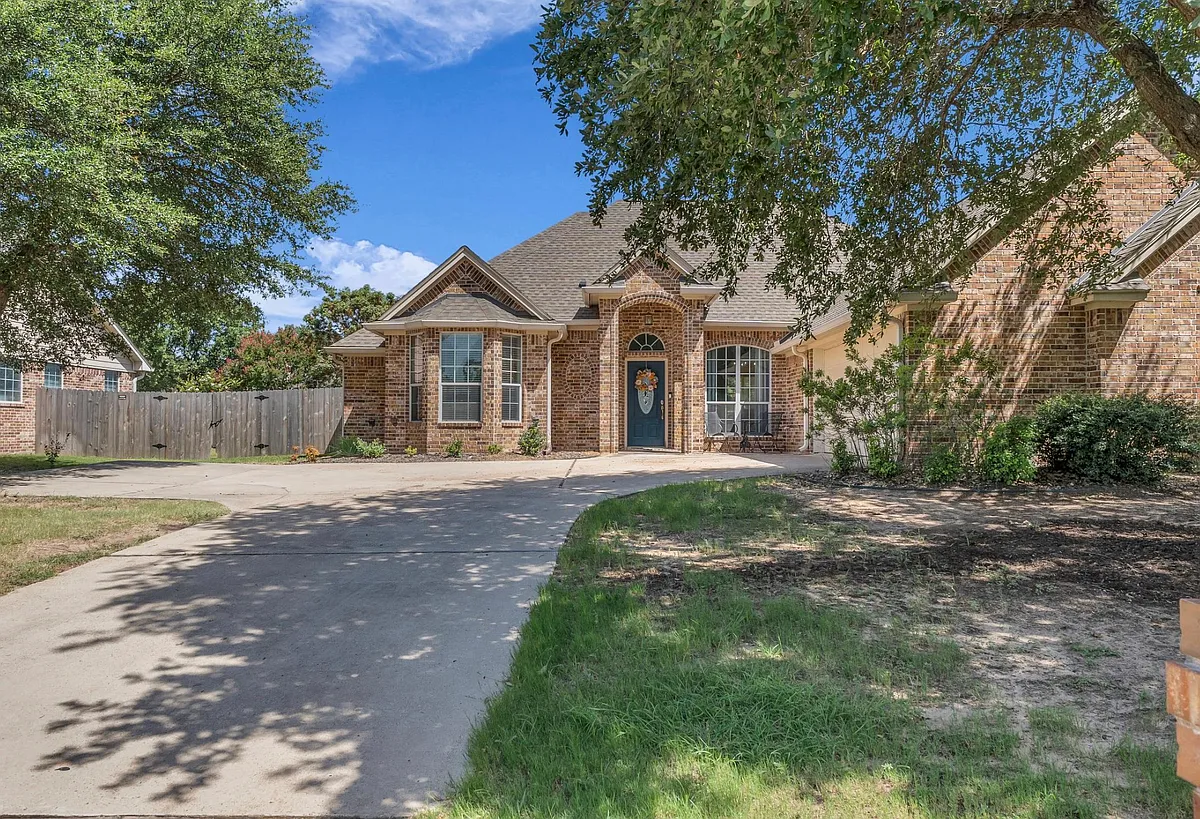 Building Photo - 5613 Landsdown Dr
