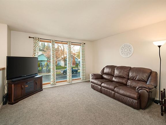 2nd image of 1419 W Dalton Ave