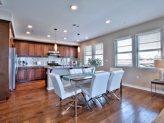 3rd image of 1053 Dewberry Pl Unit 404