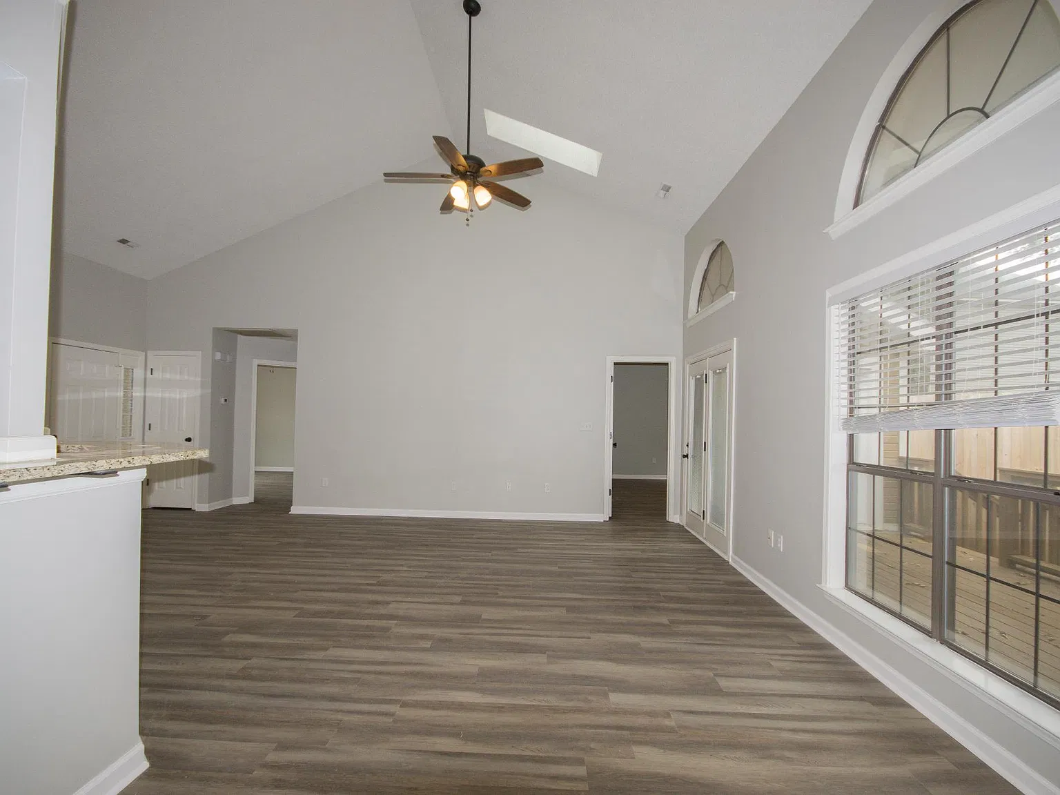 3 bed, 1348 sqft, $1,600 — Photo 4