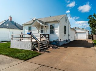 704 Jackson St, Marshalltown, IA 50158