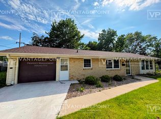 1450 Cook St, De Pere, WI 54115