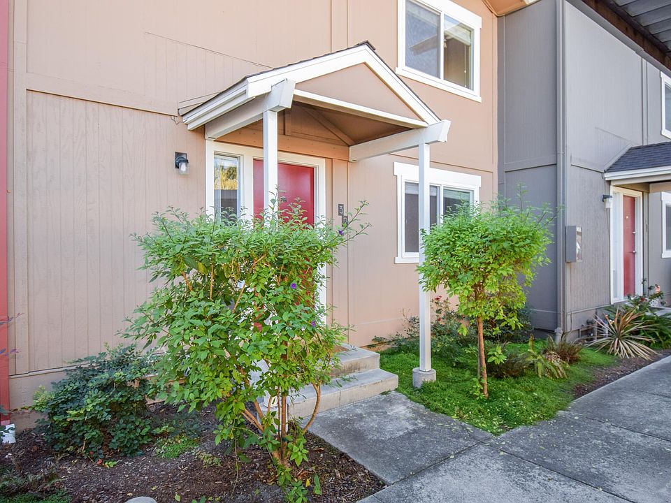 1st image of 532 Tyrella Ave APT 32