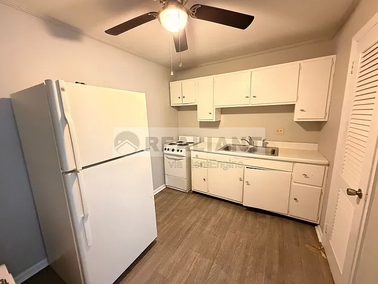 1708 Jennifer Road — Photo 35