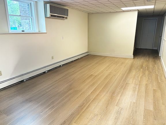 3rd image of 99 Garfield Ave #B