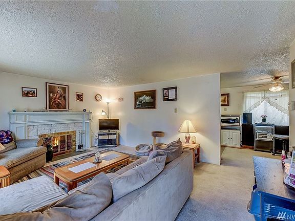 2nd image of 1328 218th St SW