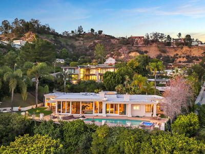 9230 Swallow Dr, Los Angeles, CA, 90069