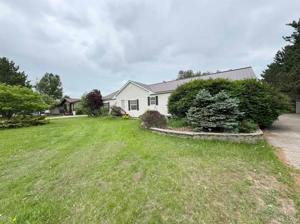 511 Logan St, Crystal Falls, MI 49920