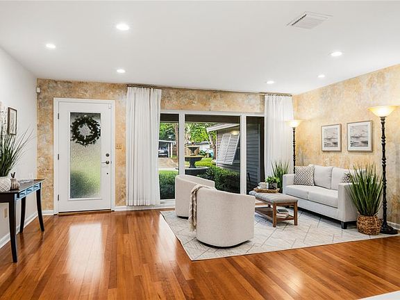 5th image of 2504 Forfarshire Dr