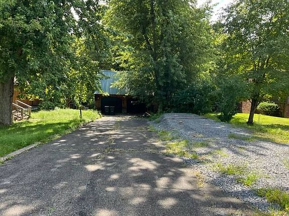 3rd image of 4005 Linda Dr