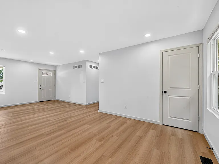 4105 Amy Ct — Photo 11