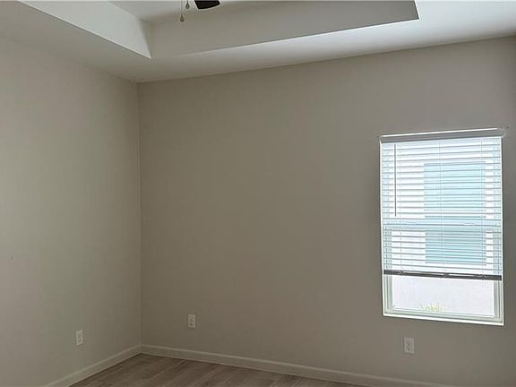 5th image of 1104 Cooper Ln APT 1