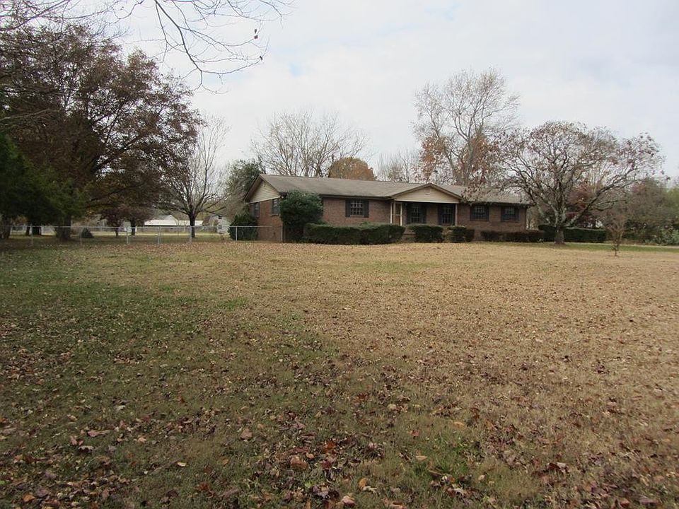1st image of 243 NW Circle Dr NE