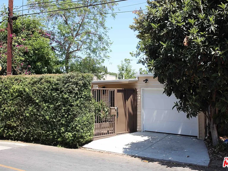 1112 Montecito Dr — Photo 3