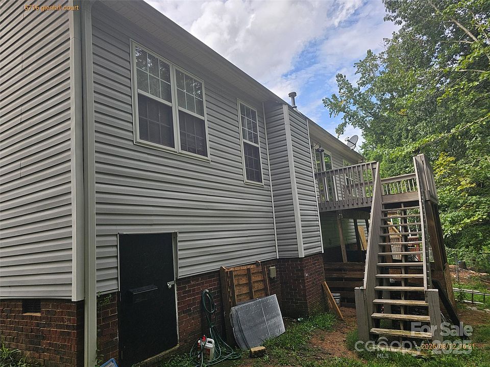 2nd image of 5716 Glenhill Ct