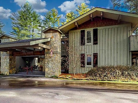 2nd image of 119 Highlands Manor Ct #104