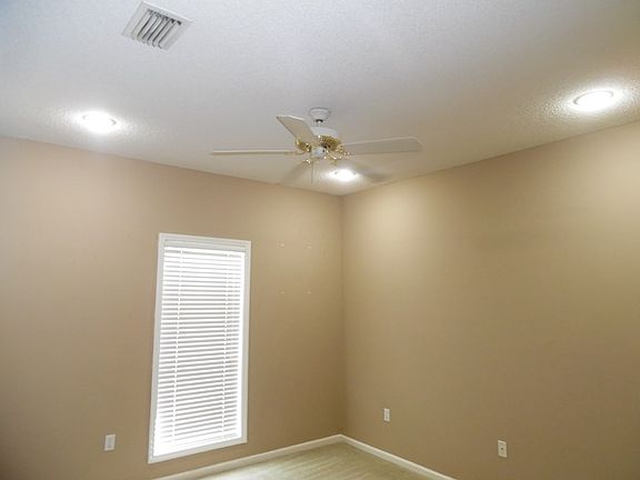 3rd image of 3719 Creekwood Dr