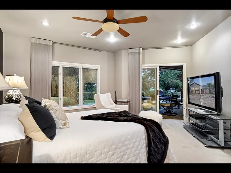 303 Golf Crest Ln — Photo 13