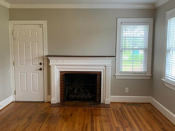 3rd image of 3520 Dickinson Ave