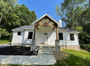 155 Grand Ridge Rd, Howard, OH 43028