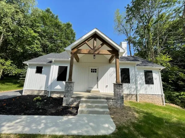 155 Grand Ridge Rd, Howard, OH 43028