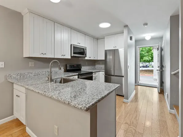 164 N Dutton Avenue, Santa Rosa, CA 95401