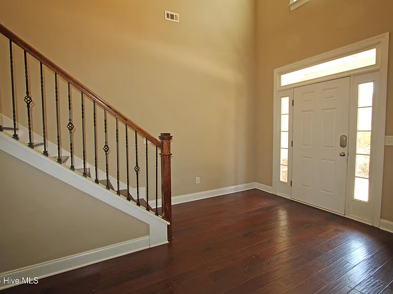 7218 Hoffman Dr — Photo 3