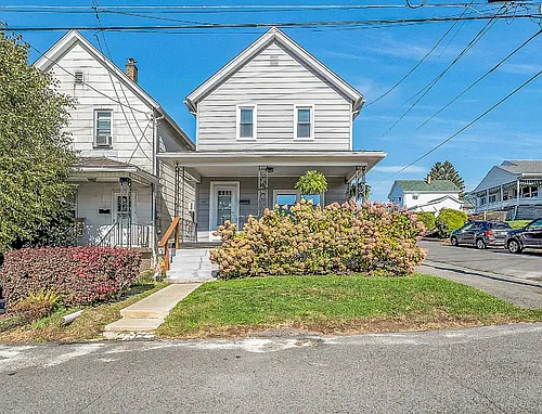 427 E Warren St Photo 1